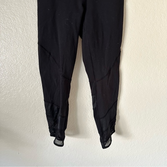 Lululemon Emerge Renewed Crop *Luxtreme leggings size 4 - Picture 8 of 10